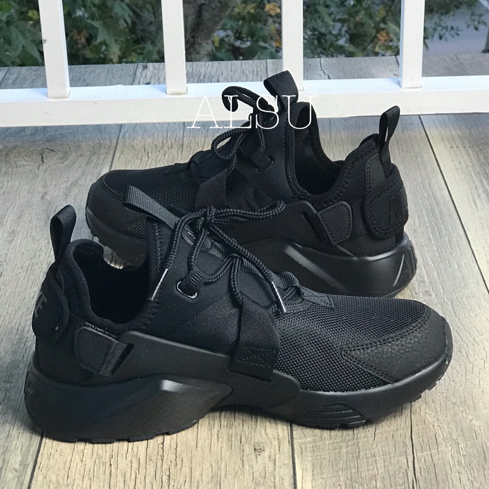 NWT Nike Air Huarache City Low Black WMNS - Picture 5 of 7